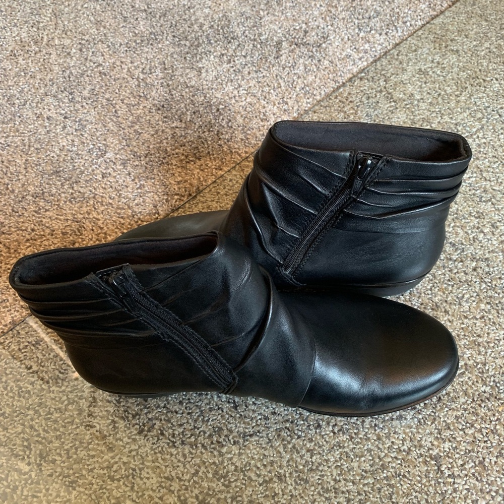 Women's Clarks Boots 10W